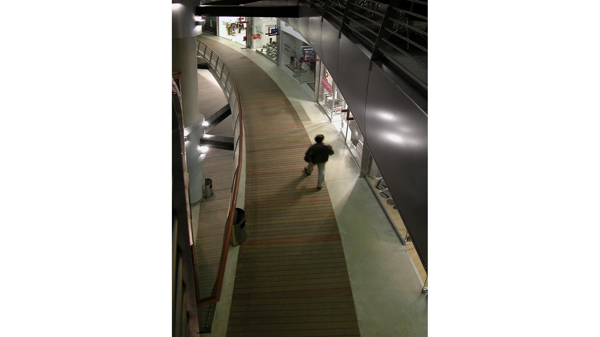 Centro Comercial “Acqua Roma”